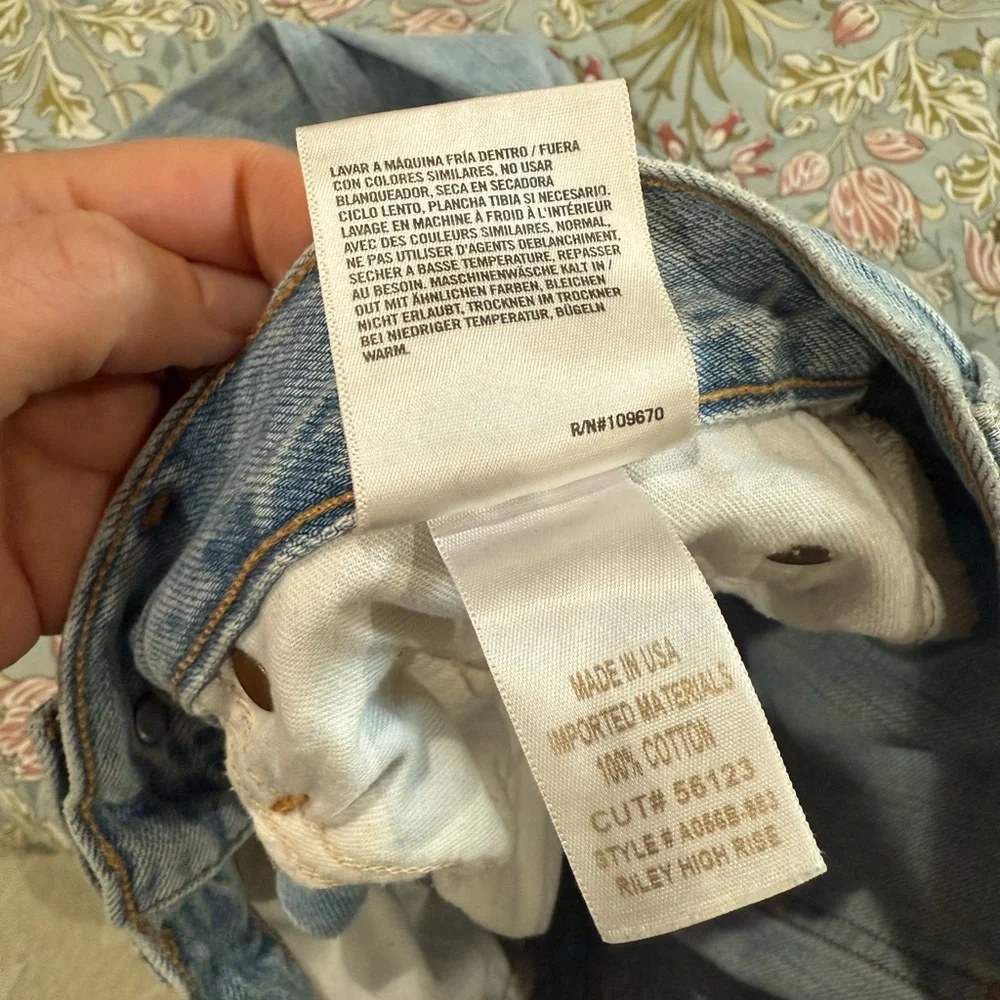 Agolde Riley High Rise Jeans- Light Wash - Picture 6 of 6
